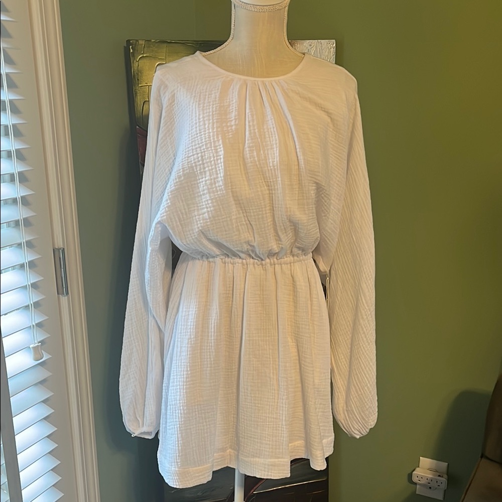 Chic White Long Sleeve Mini Dress, M - Picture 1 of 4